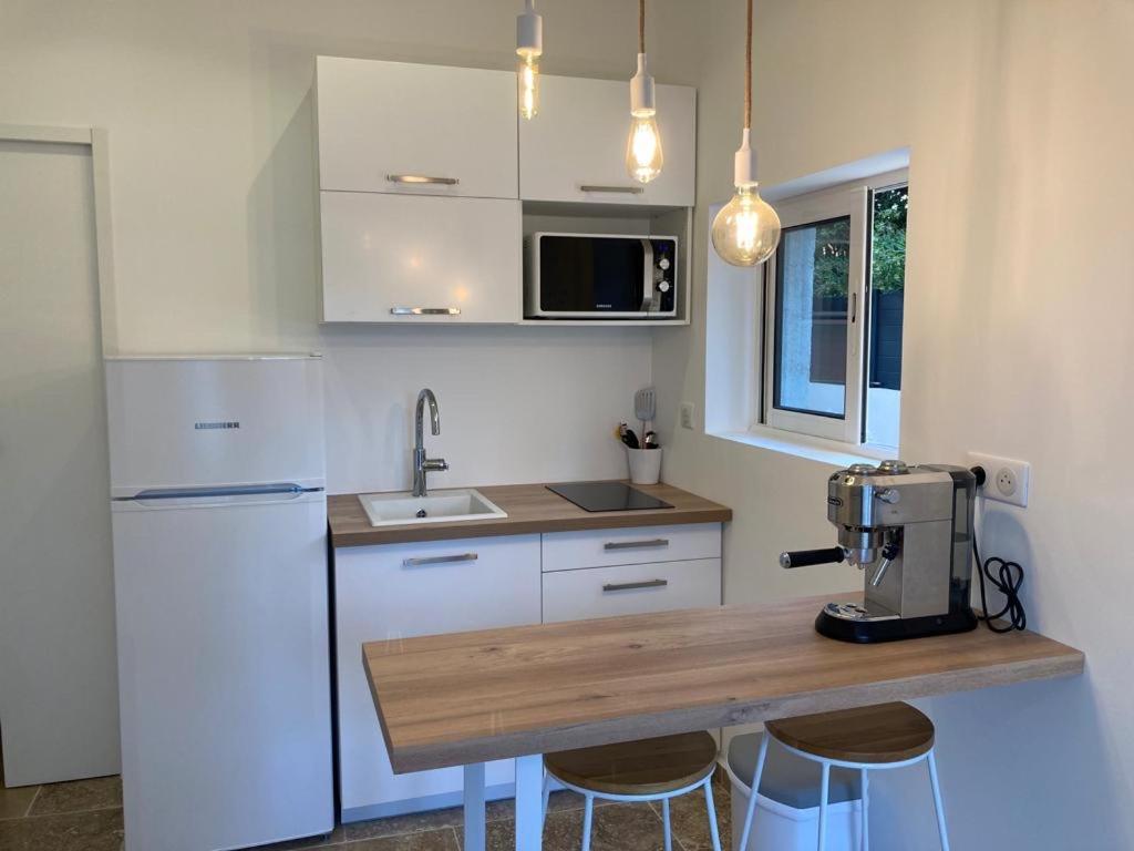 Charmant Studio Dans Villa - Parking - Jardin La Seyne-sur-Mer Esterno foto